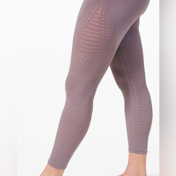 Lululemon reveal leggings size 8 - Picture 3 of 6